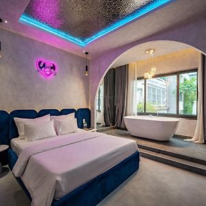 Deluxe Double Room Bath